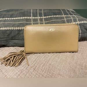 UGG Wallet